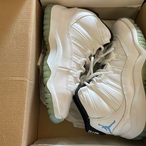 Toddler Jordan 11 white
